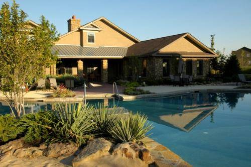 lagoonandclubhousein8.jpg