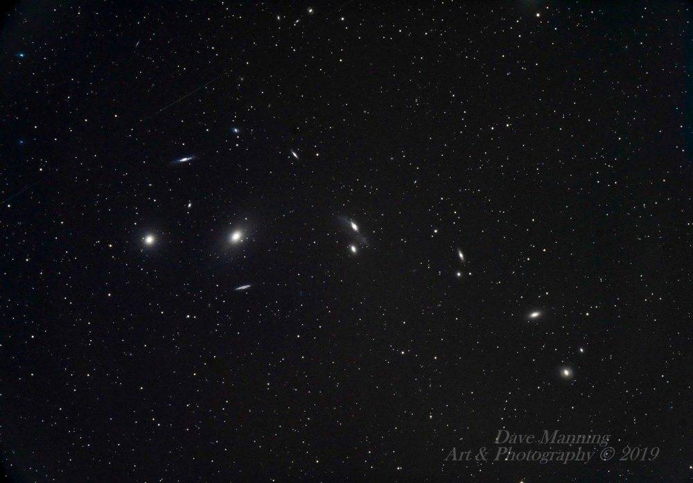 Markarian's Chain of galaxies.jpg