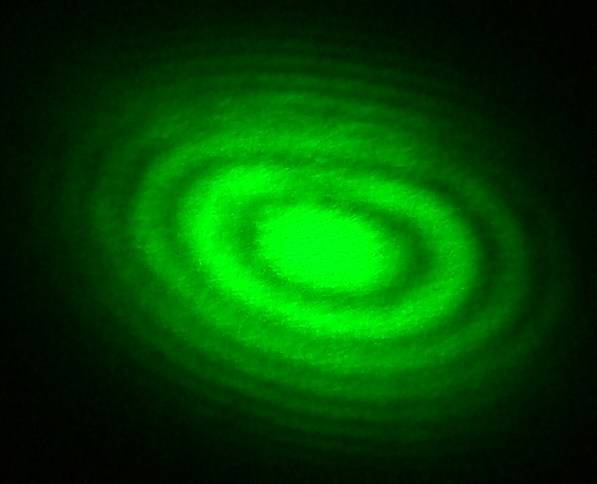 Michelson_Interferometer_Green_Laser_Interference.jpg