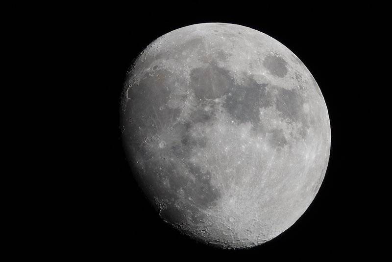 moony.jpg