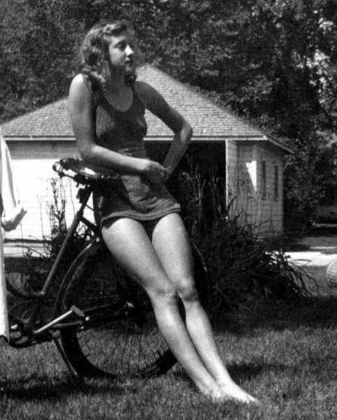 patsysummer1948cropadjusresizet3clo.jpg