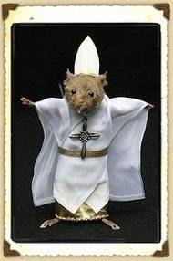 pf.2014.12.03.1042.pope.mouse.jpg