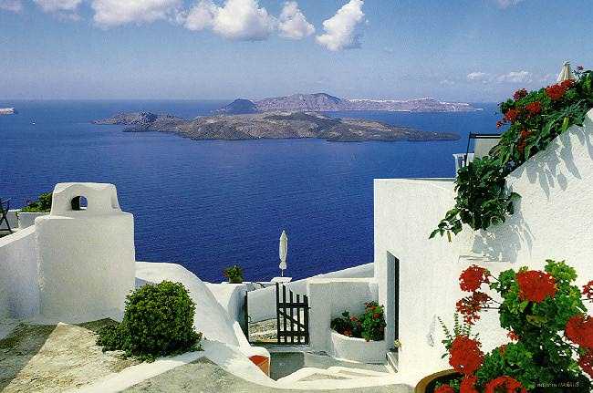 santorini-a.jpg