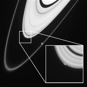 saturn-moon02.jpg