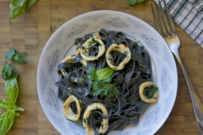 squid-ink-pasta-with-calamari-completed-dish2.jpg