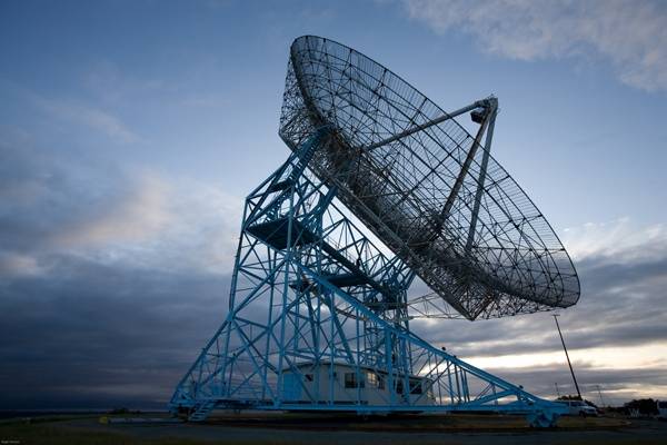 SRI_Dish_radio_antenna.jpg