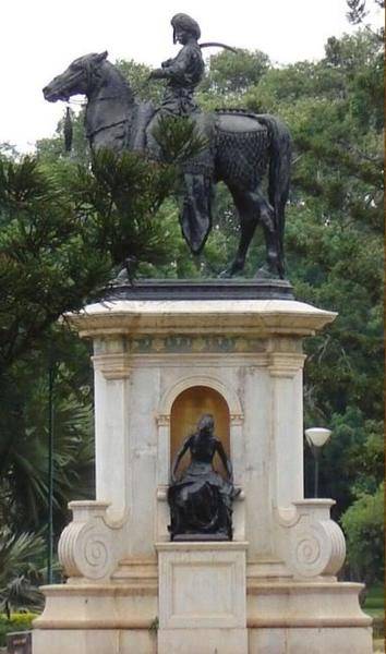 statue.jpg