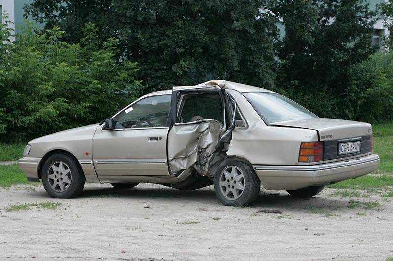 wrecked_car.jpg