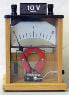 220px-Voltmeter_hg.jpg