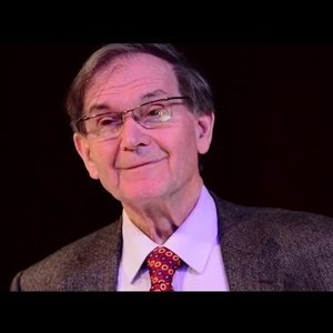 Forbidden crystal symmetry in mathematics and architecture with Roger Penrose (Questions and Answers)